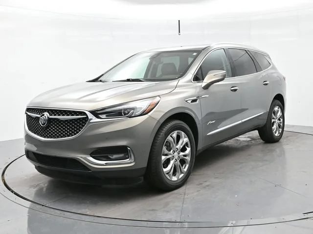 Used 2018 Includes Spectra Gray lower exterior accent color. Buick Avenir image 3