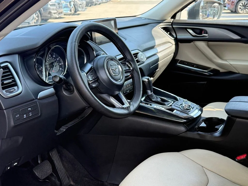 Used 2018 Silver Mazda Touring image 17