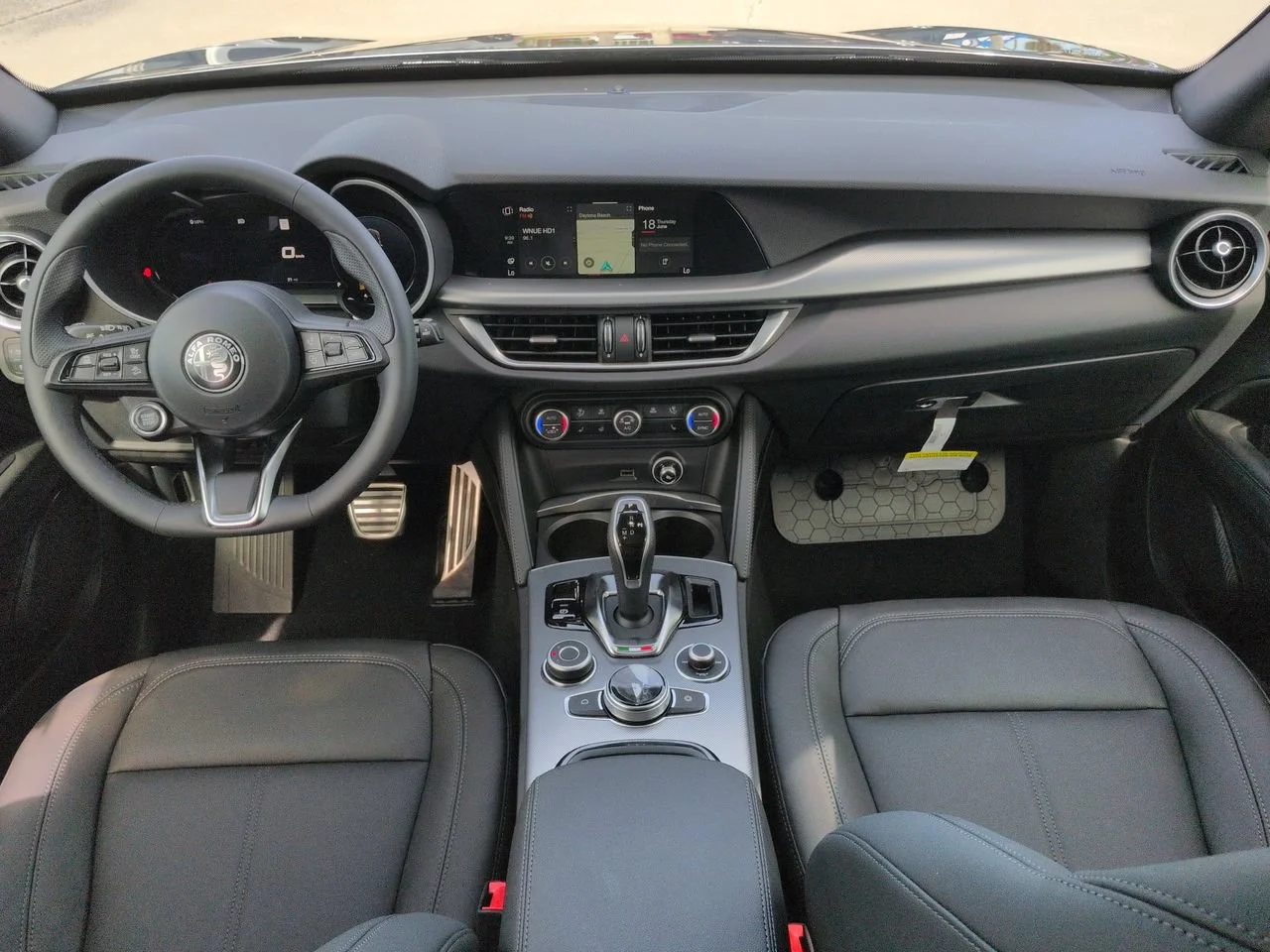 New 2026 Vesuvio Gray Metallic Exterior Paint Alfa Romeo  image 14
