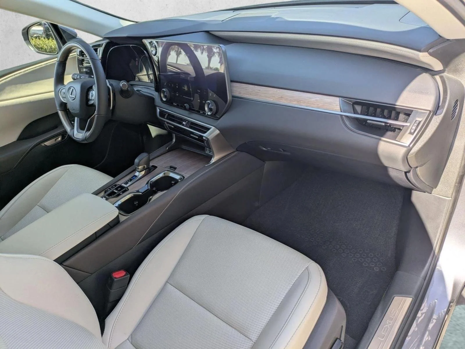 Used 2023 Nebula Gray Pearl Lexus RX 350h Premium image 22