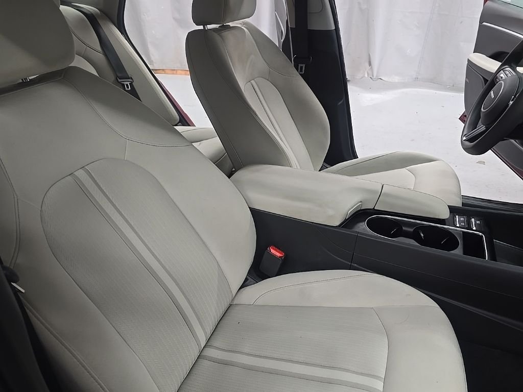 Certified Used 2025 Red Hyundai SEL image 26
