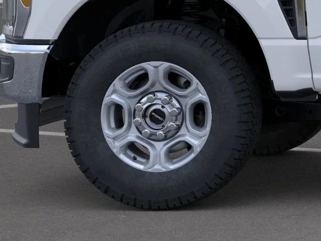 New 2026 Oxford White Ford XLT image 19