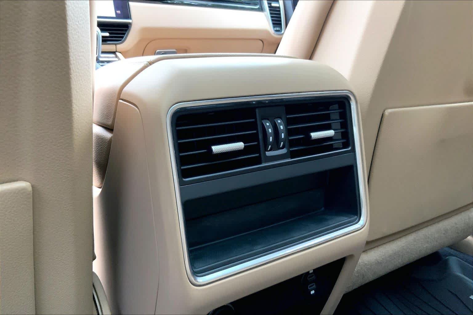 Used 2023  Porsche  image 35