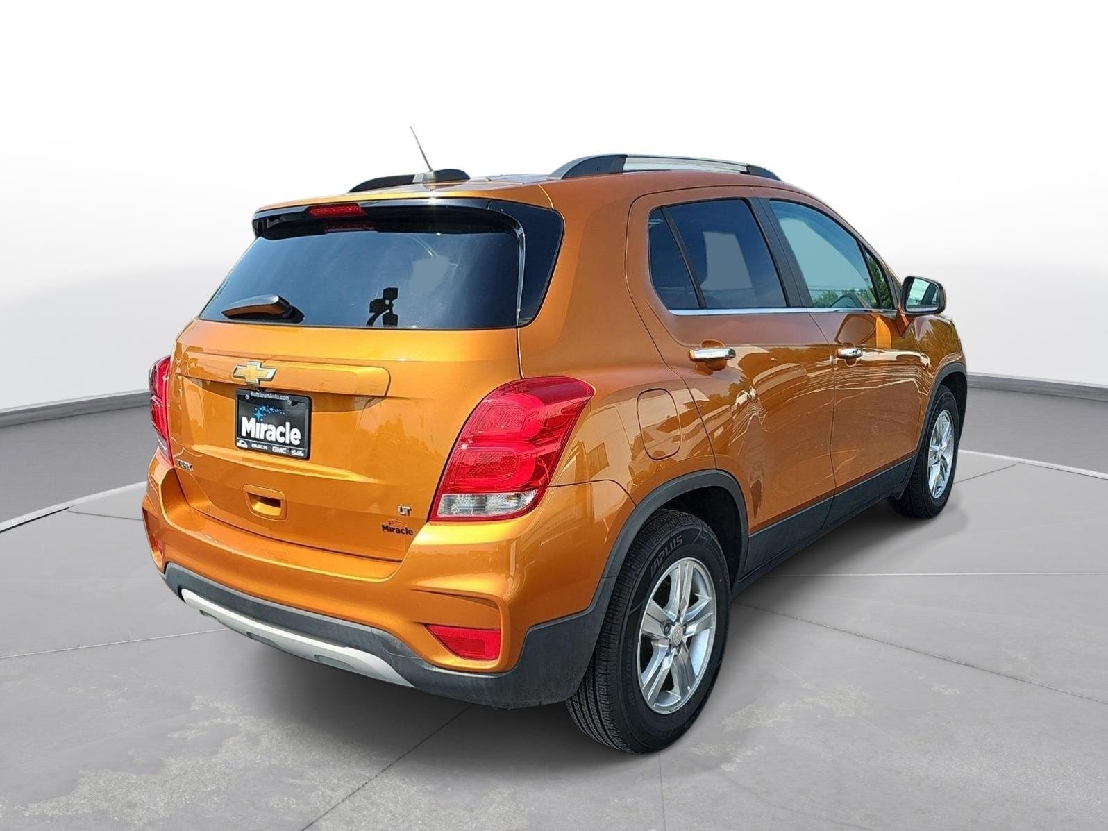 Used 2017 Orange Burst Metallic Chevrolet LT image 6