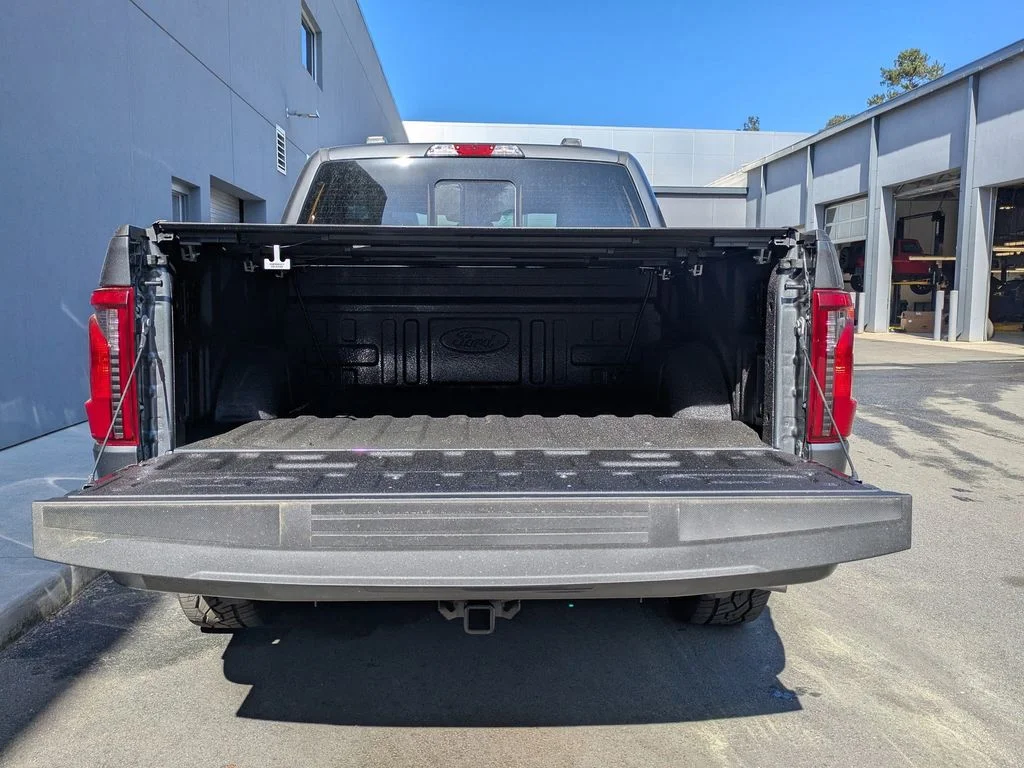 New 2026 Carbonized Gray Metallic Ford XLT image 6