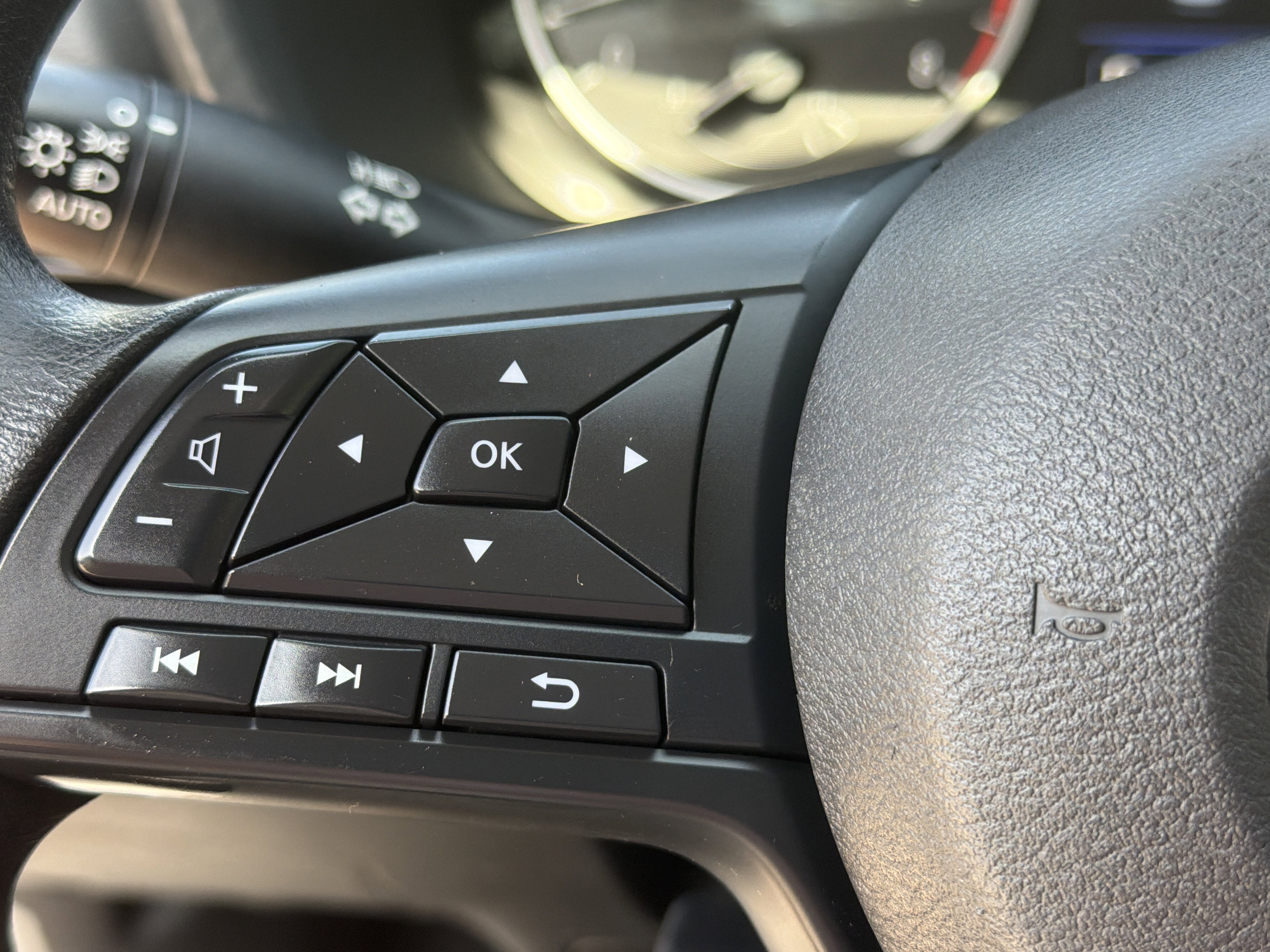 Used 2025 Super Black Nissan S image 25