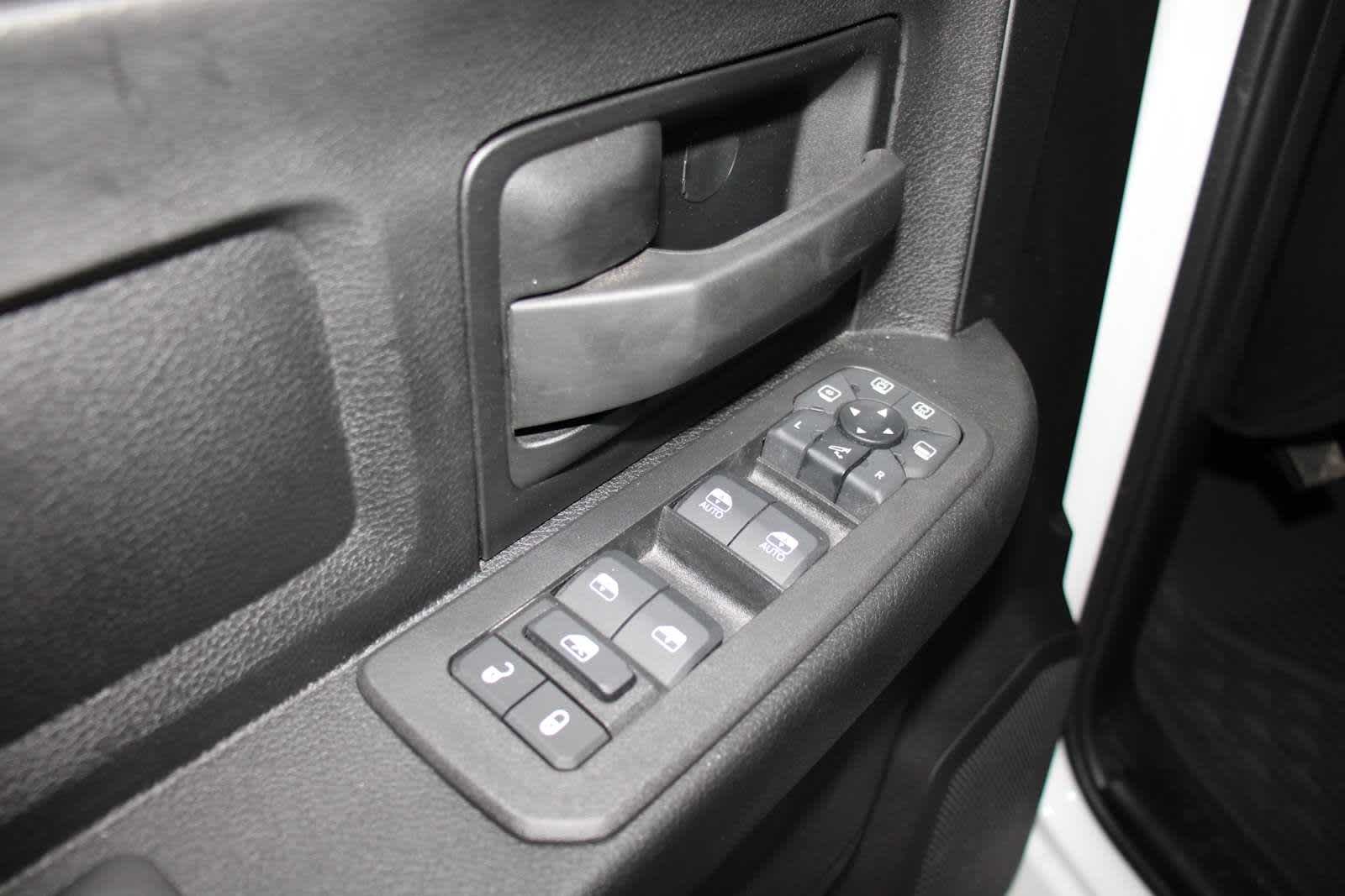 2025 RAM 3500 Tradesman - Photo 14