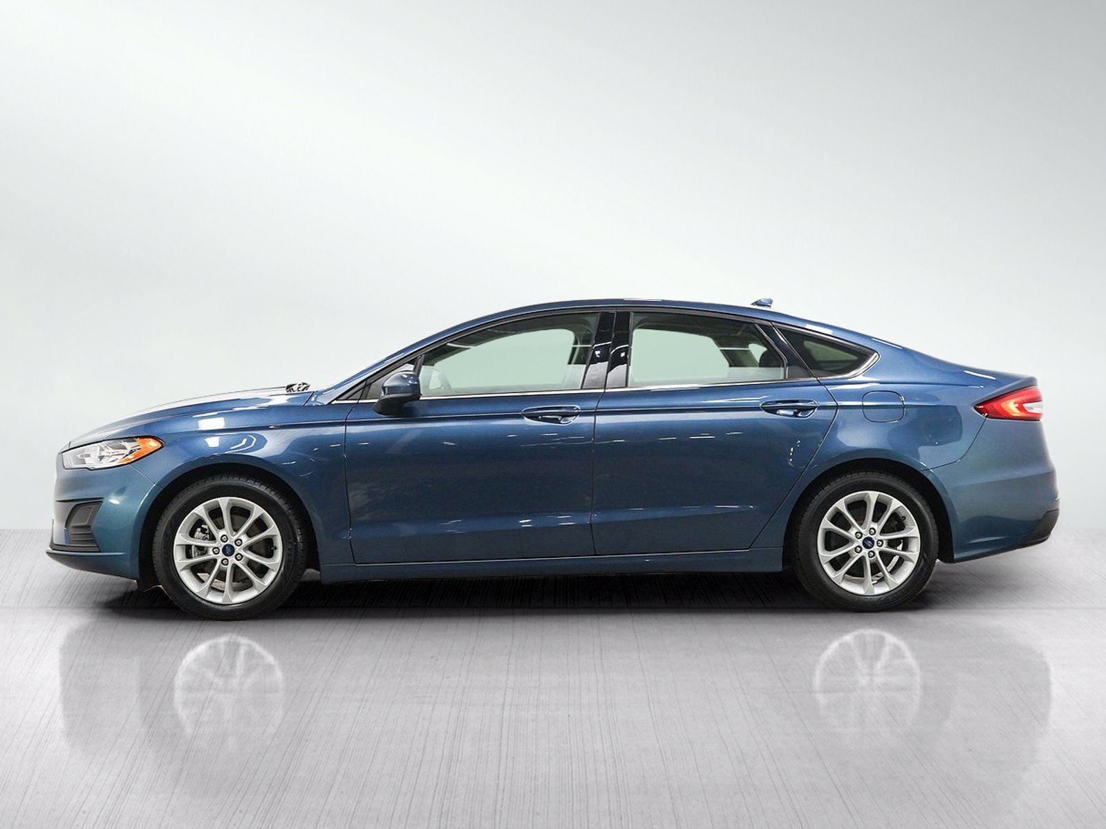Used 2019 Ford Fusion SE with VIN 3FA6P0HD2KR114541 for sale in Burnsville, Minnesota