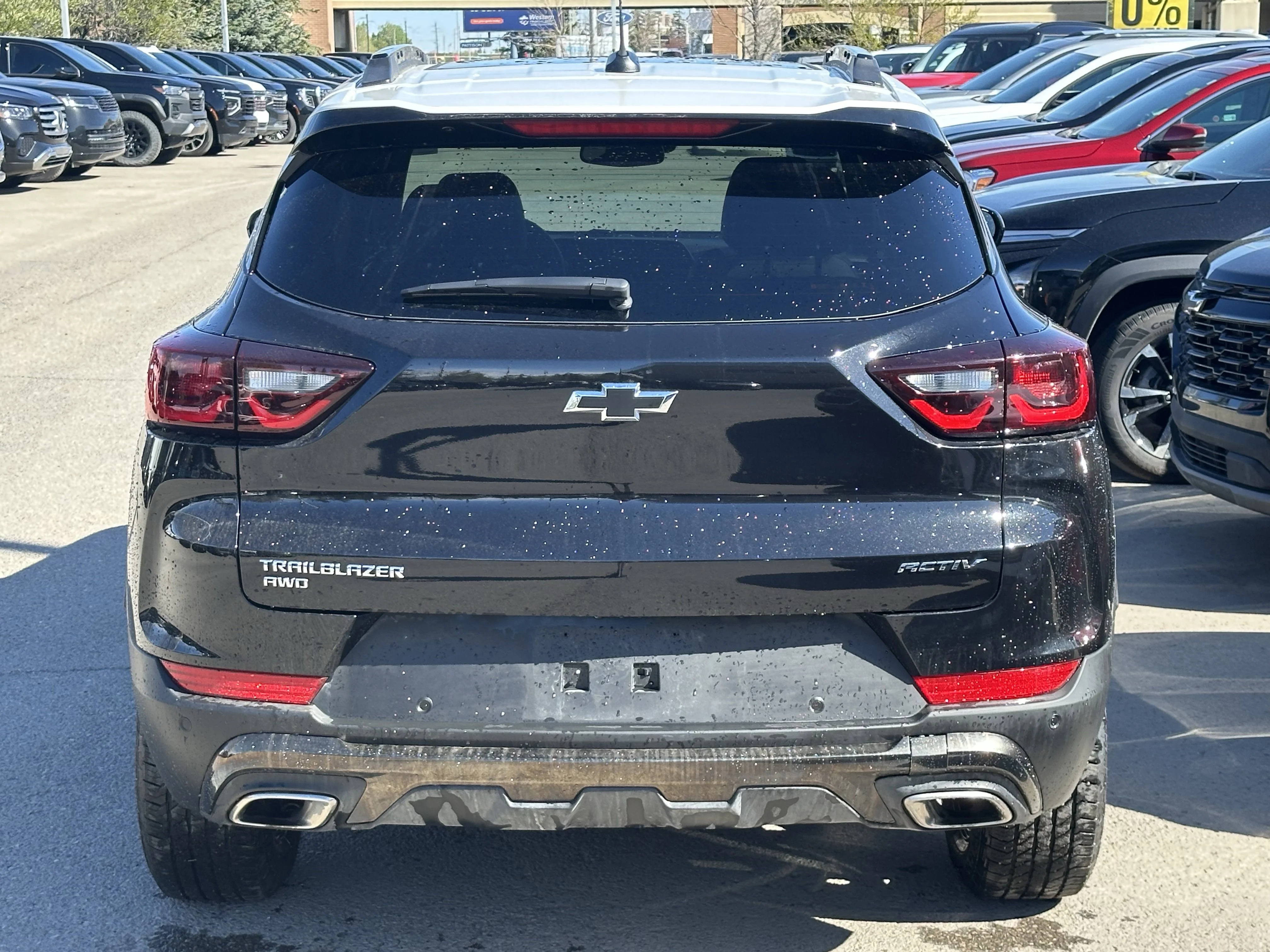 New 2026 Mosaic Black Metallic Chevrolet ACTIV image 5