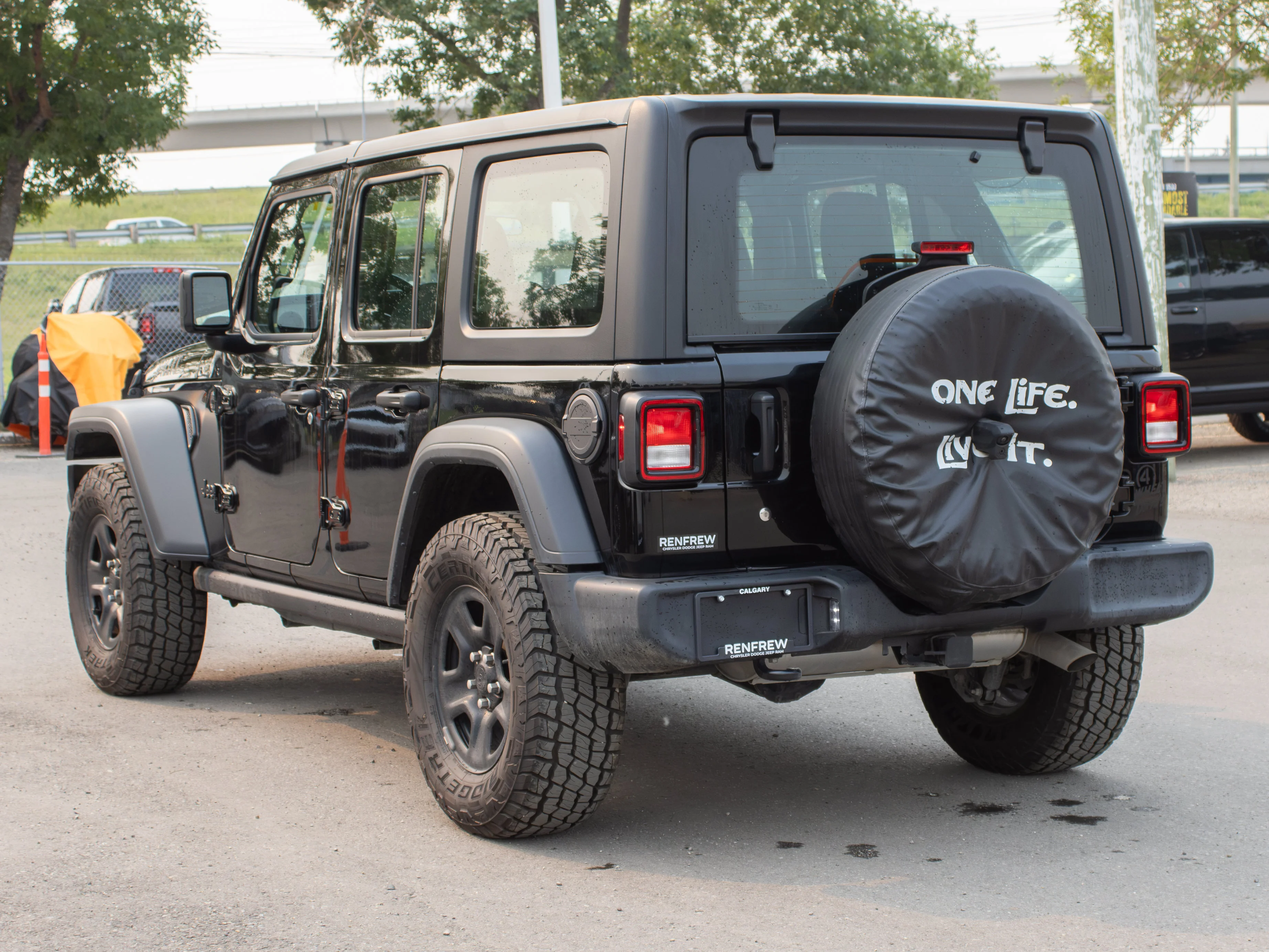 Certified Used 2024 Black Jeep Sport * No Accidents | Hardtop | 3.6L V6 | Skid Plates | Local Trade-In | Apple CarPlay image 14