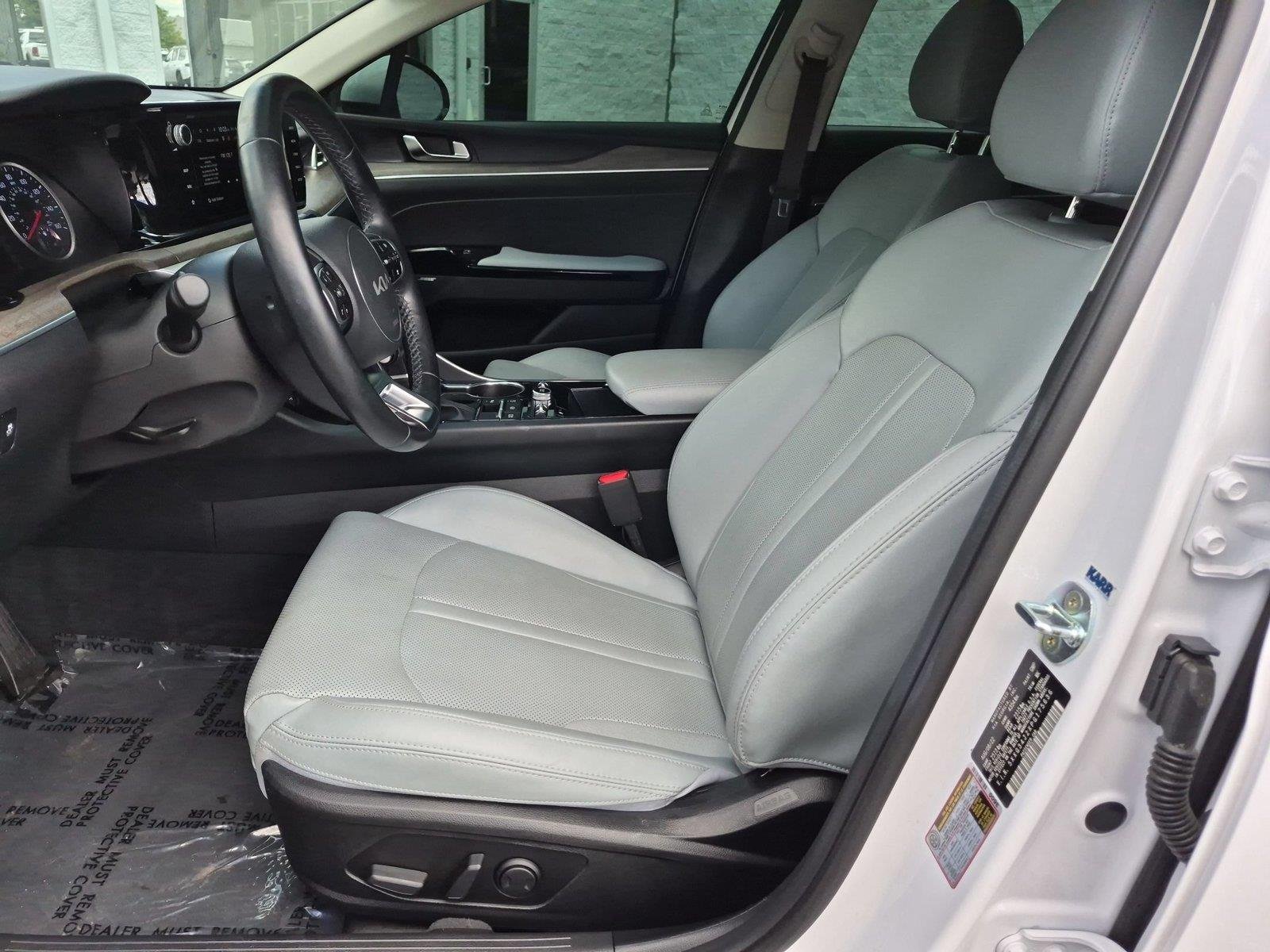 Used 2023 Glacial White Pearl Kia EX image 18