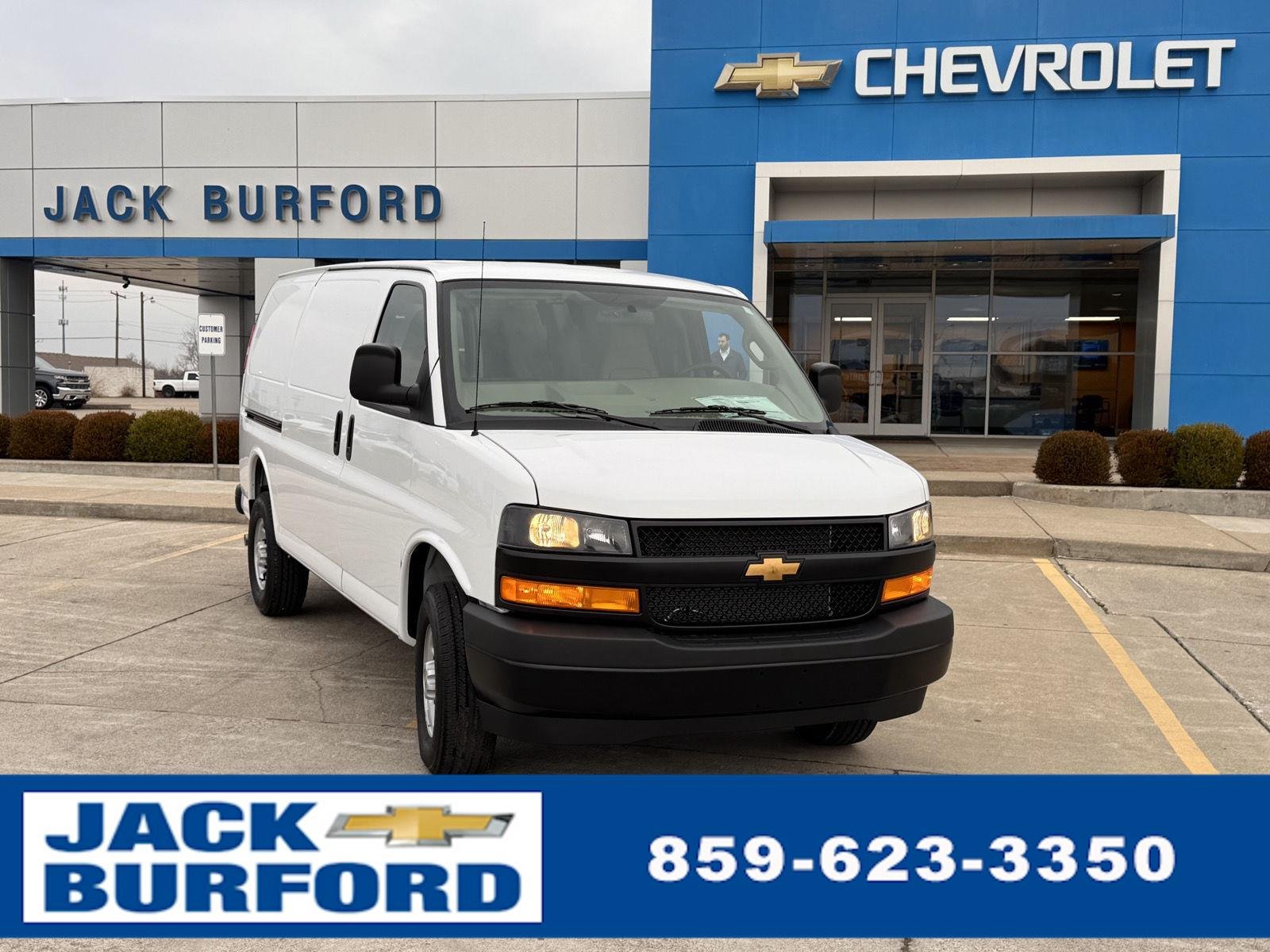 2026 Chevrolet Express 2500 Work Van HD's photo