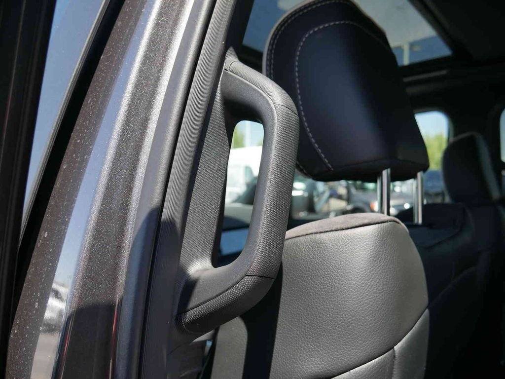 New 2026 Granite Crystal Metallic Clear-Coat Exterior Paint RAM LARAMIE image 19