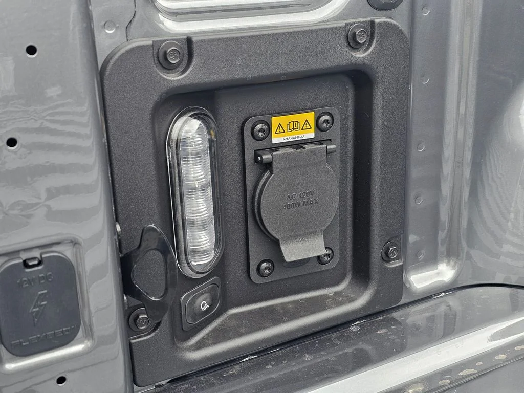 New 2025 Carbonized Gray Metallic Ford XLT image 14