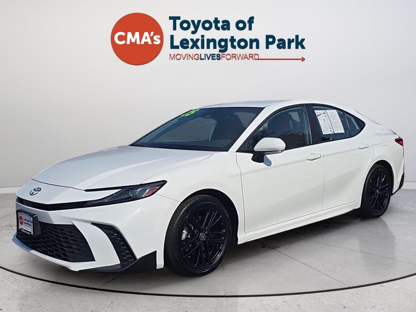 Used 2025 Ice Cap Toyota SE image 1