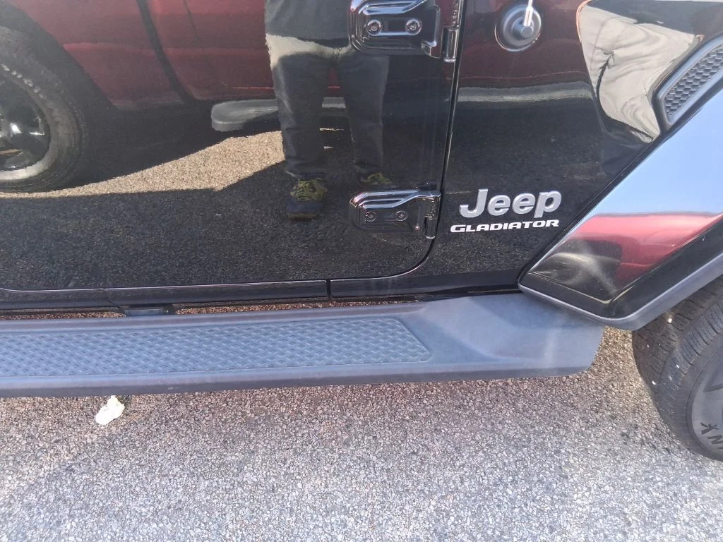 Used 2021 Black Jeep Overland image 17