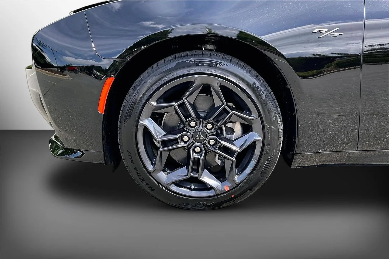 New 2026 Diamond Black Crystal Pearlcoat Dodge R/T image 29
