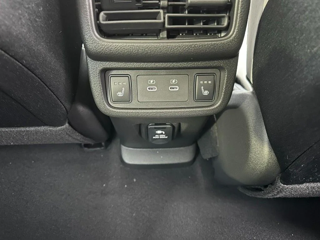 New 2026 Boulder Gray Pearl / Super Black Two-tone Nissan Platinum+ image 5