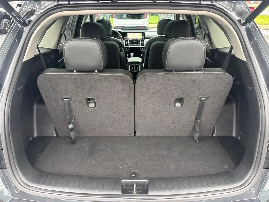 Used 2022 Black Kia X-Line EX image 7