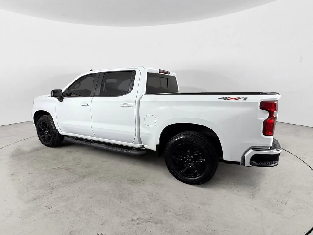 Used 2023 Summit White Chevrolet RST image 3