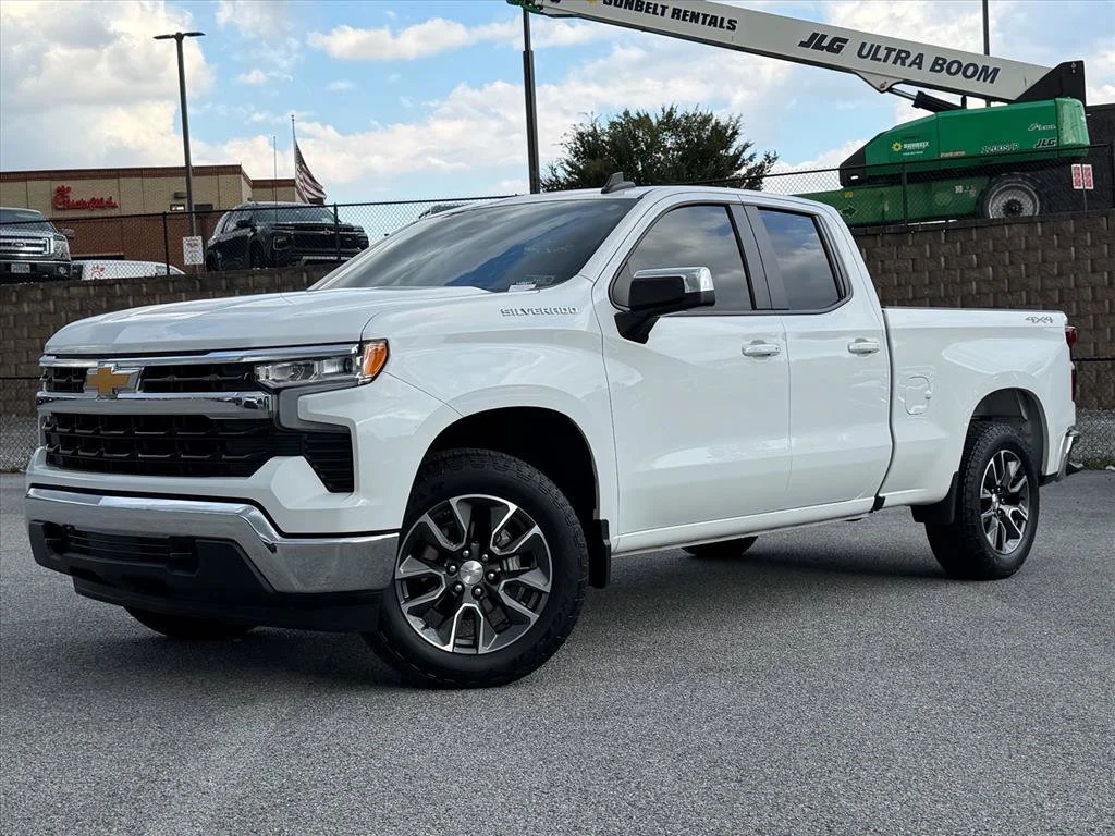 Used 2024 White Chevrolet LT image 2