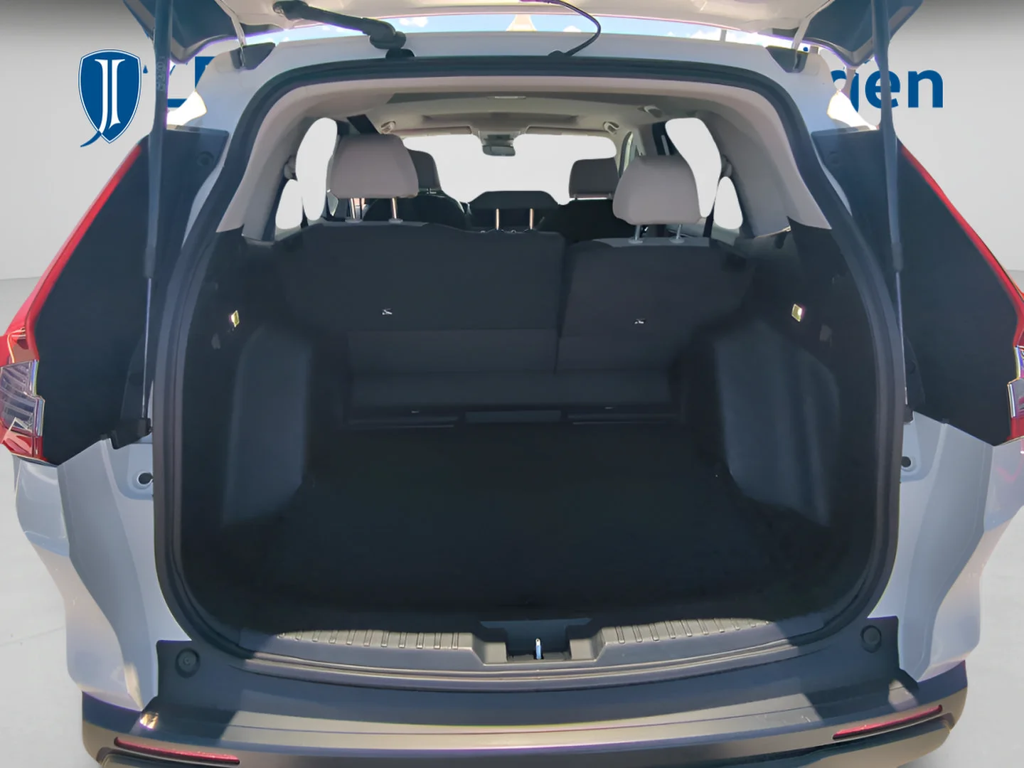 Used 2025 White Honda EX image 10