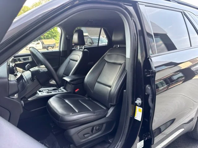 Used 2023 Black Ford XLT image 10