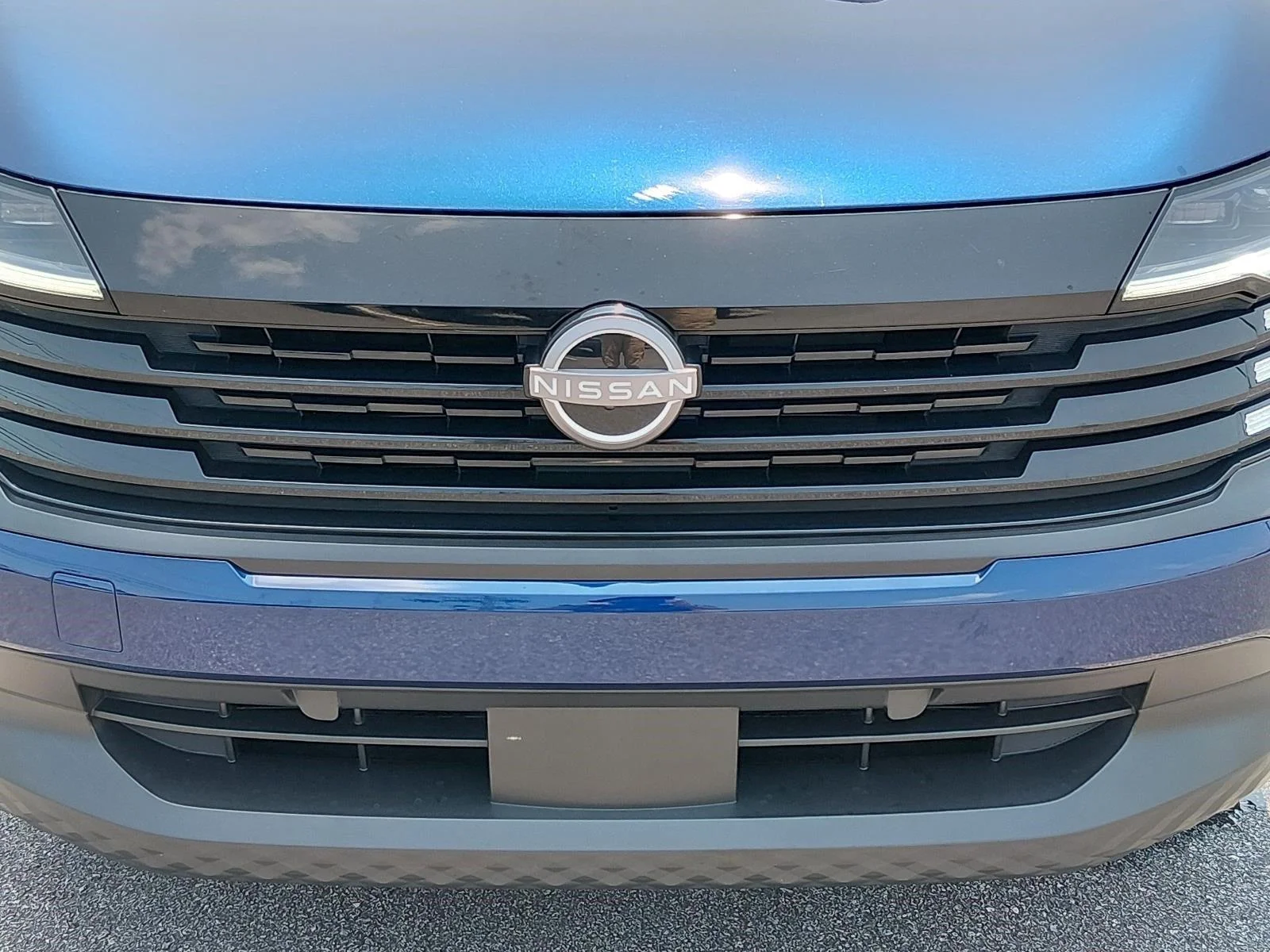 Used 2025 Deep Blue Pearl Nissan S image 9