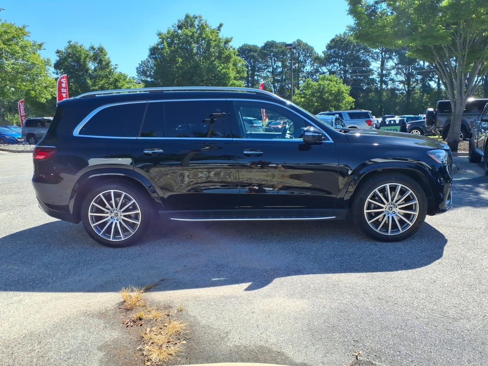 Used 2025 Obsidian Black Metallic Mercedes-Benz GLS 580 image 4
