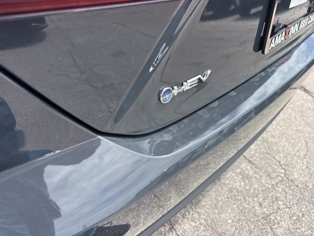 Used 2025  Toyota SE image 10