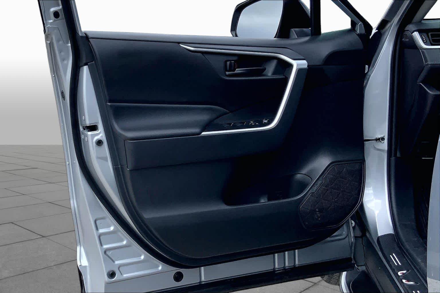 Used 2025 Silver Sky Metallic Toyota LE image 21