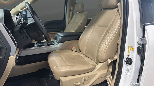 Used 2019 White Platinum Clearcoat Metallic Ford Lariat image 9