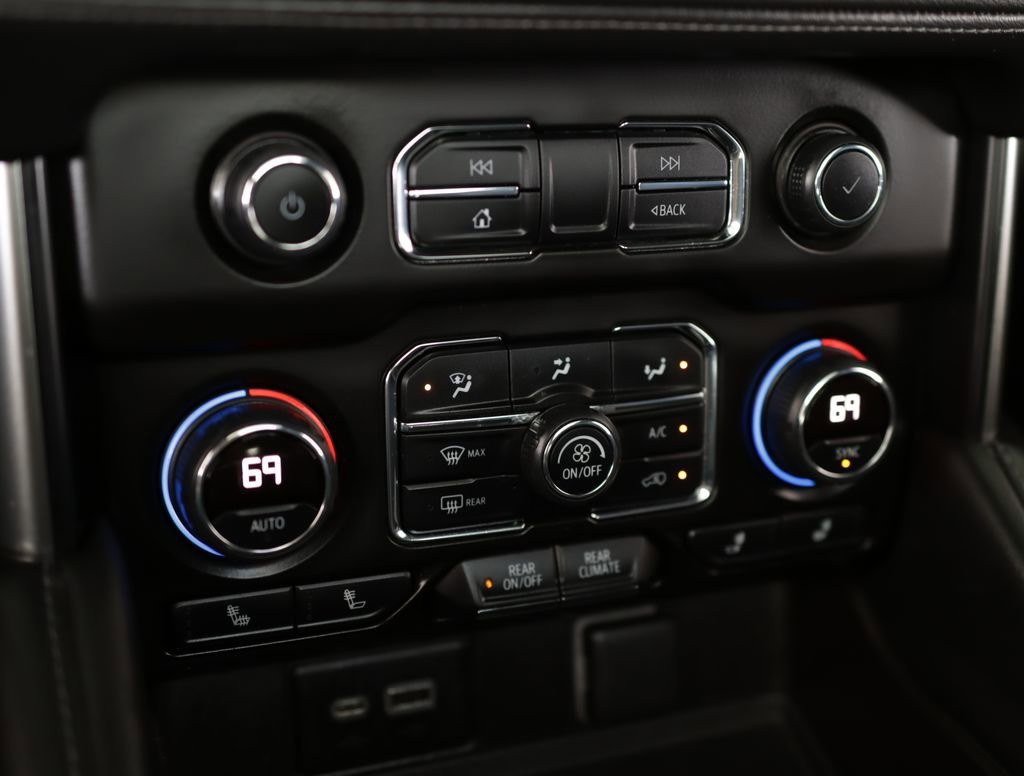 Used 2021 SUMMIT WHITE Chevrolet LT image 19