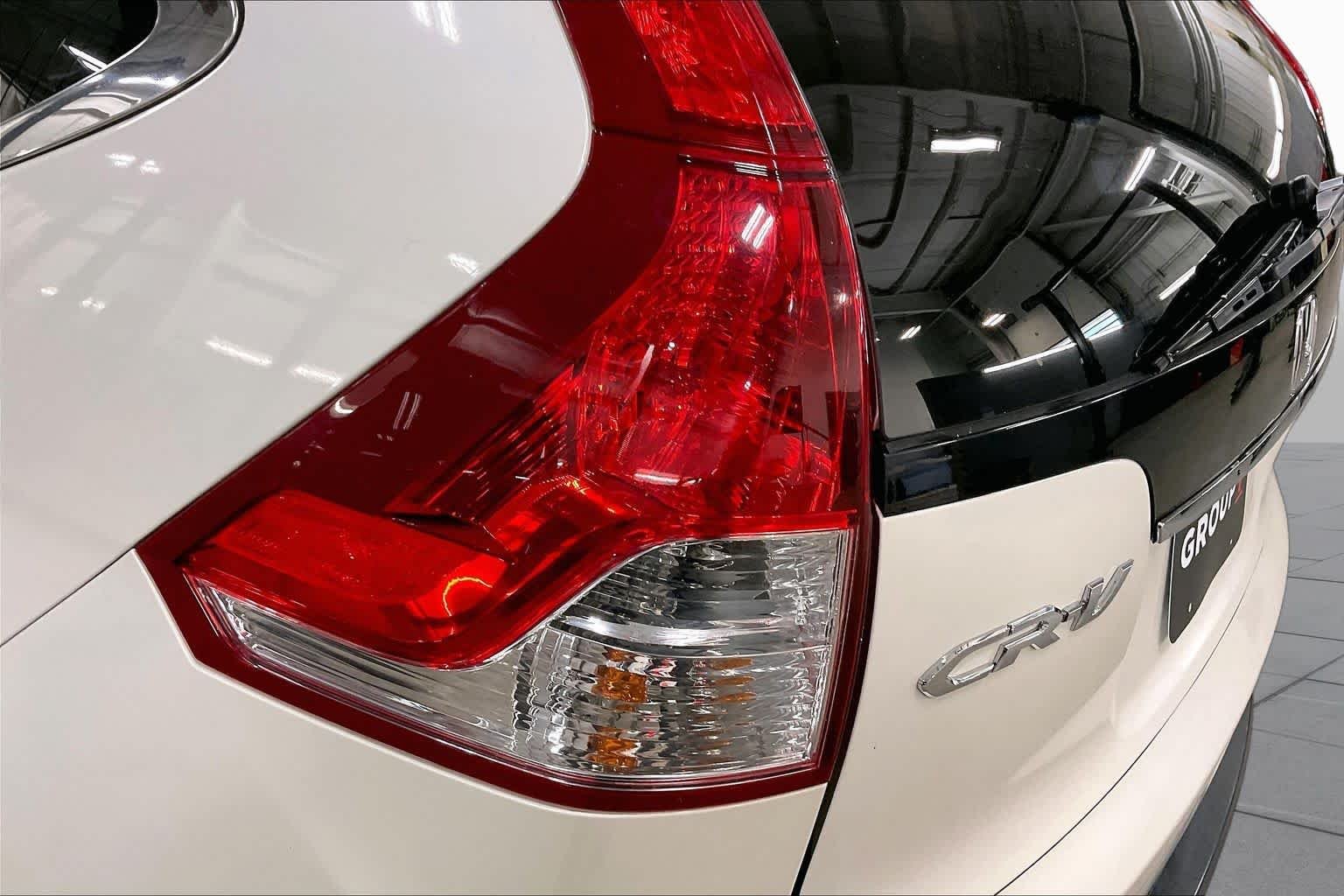 Used 2014 White Diamond Pearl Honda EX image 29