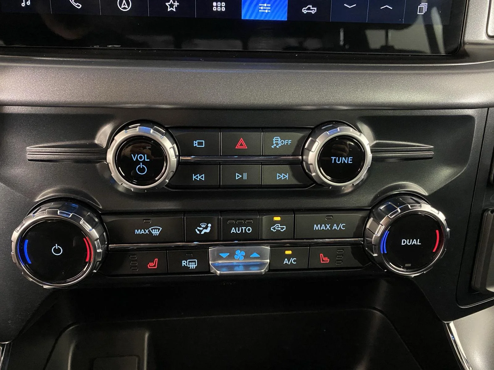 New 2026 Silver Metallic Ford XLT image 11