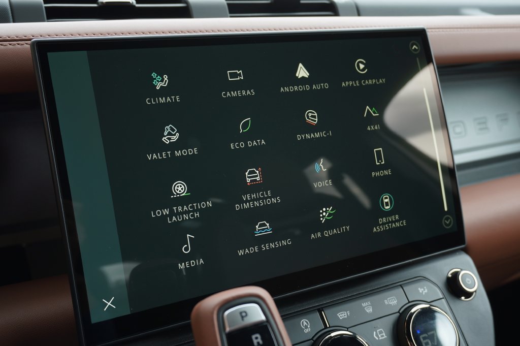 New 2026 Fuji White Land Rover OCTA image 24