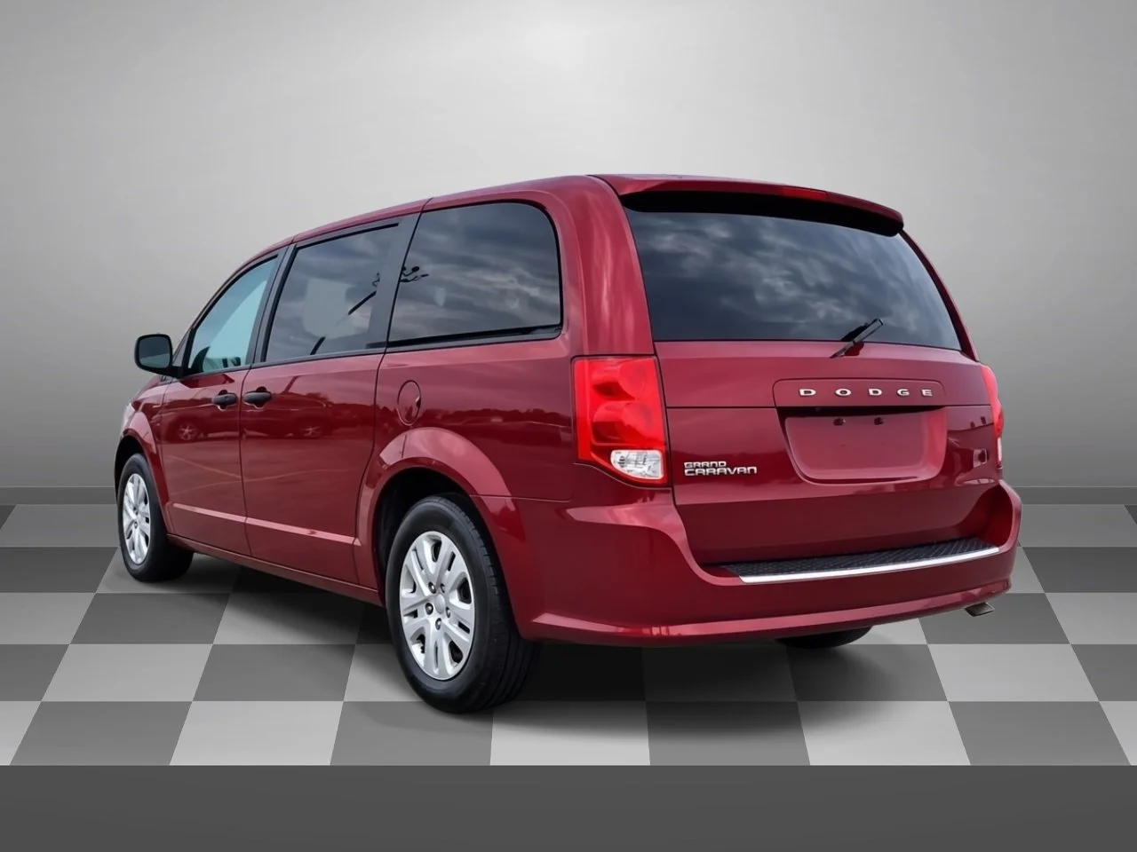 Used 2019 Octane Red Pearlcoat Dodge SE image 3