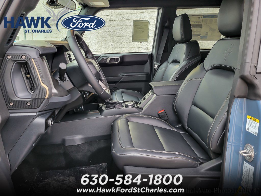 New 2025 Azure Gray Metallic Tri-Coat Ford Badlands® image 8