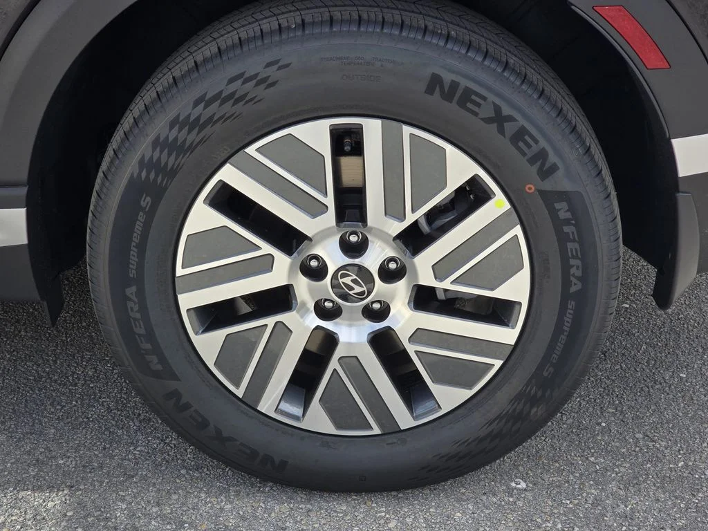 New 2026 Black Hyundai Blue SEL Premium image 5