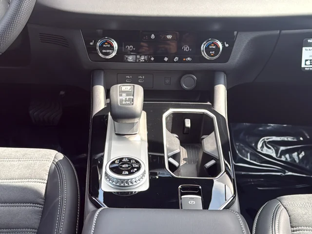 New 2026 Gray Mitsubishi SE image 33