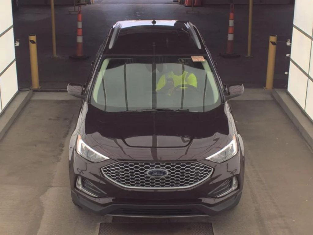 Used 2024 Burgundy Ford SEL image 3