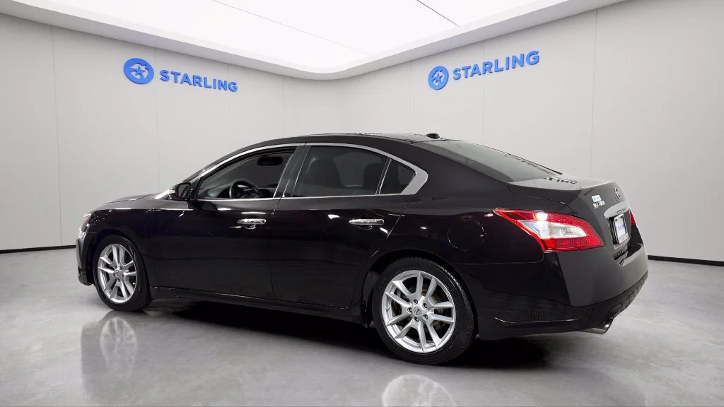 Used 2010  Nissan 3.5 SV w/Premium Pkg image 4