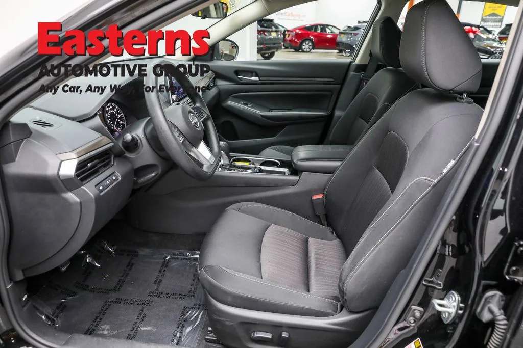 Used 2024 Black Nissan 2.5 SV image 13