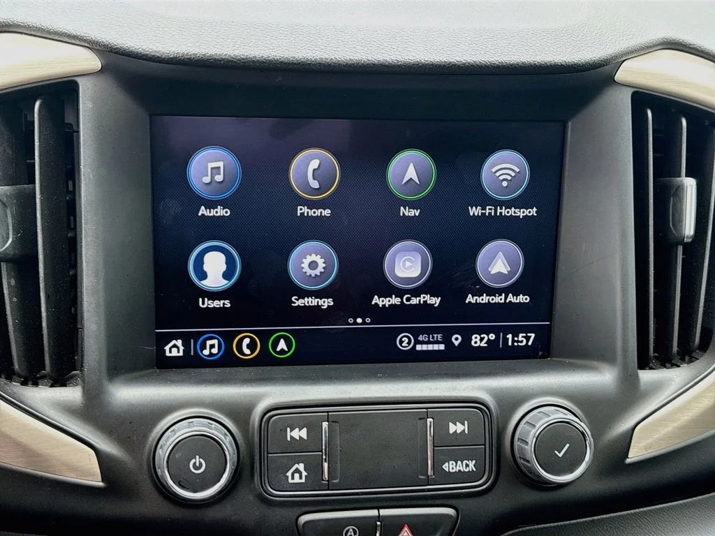 Used 2022 White GMC Denali image 15