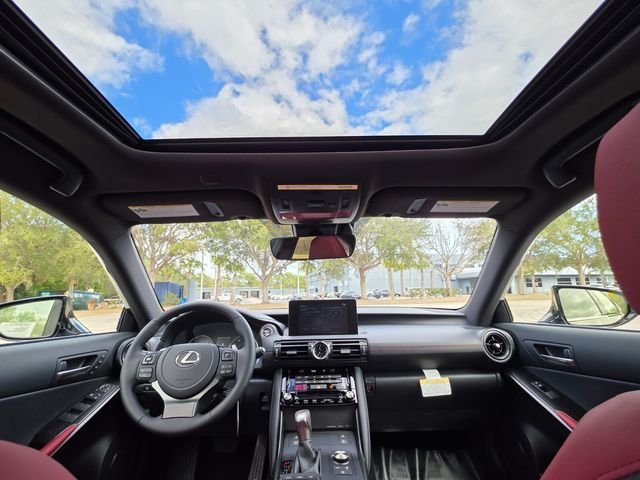 2025 Lexus IS 300 - Photo 19