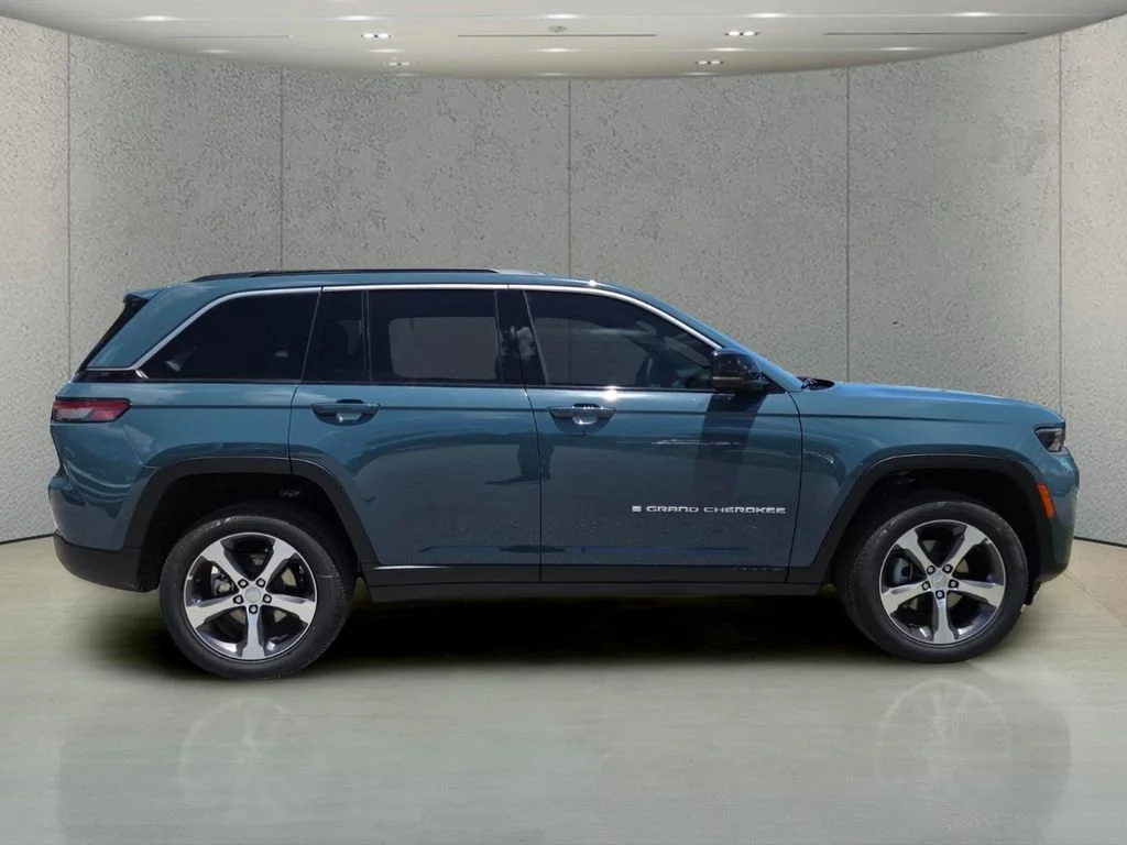 New 2026 Steel Blue Exterior Paint Jeep Limited image 3