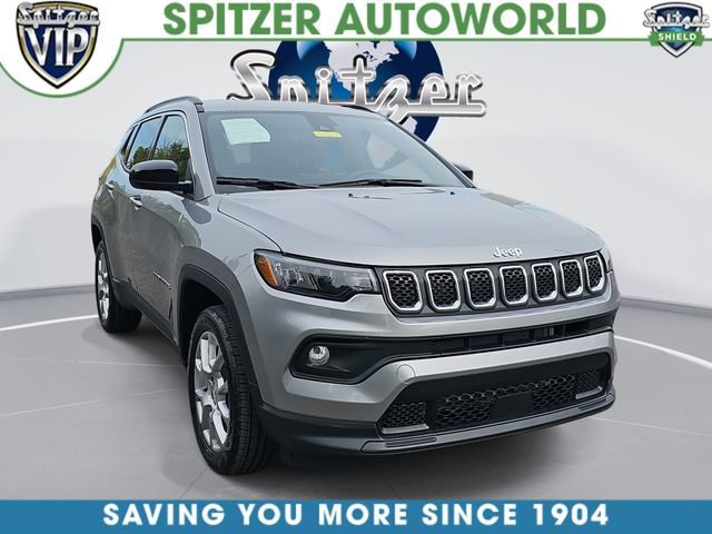 2023 Jeep Compass Latitude Lux 4X4's photo