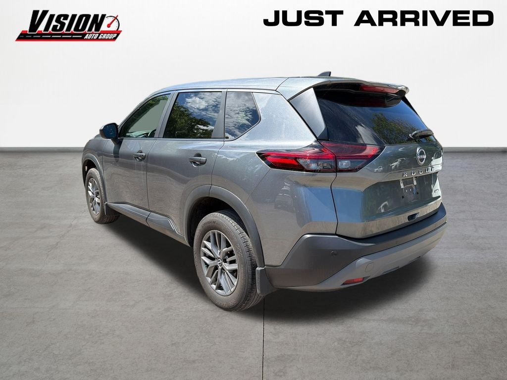 Used 2023 Gray Nissan S image 7
