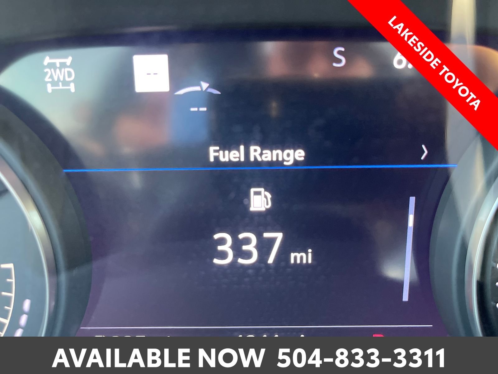 Used 2025 White Cadillac Sport image 37