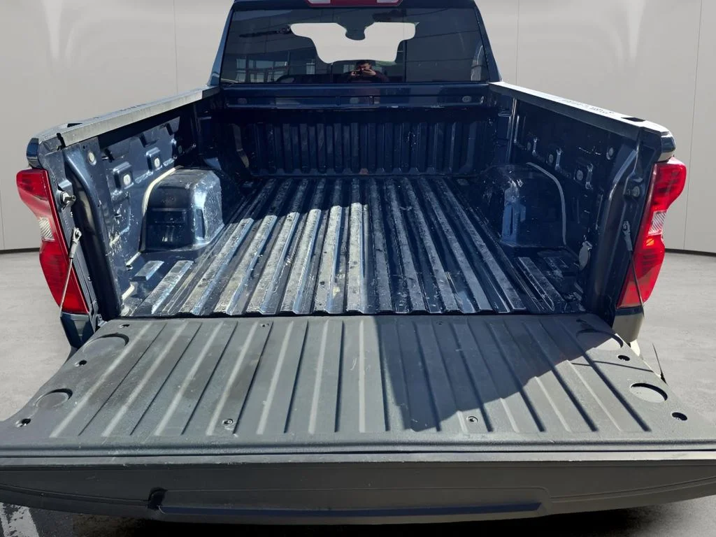 Used 2022 Northsky Blue Metallic Chevrolet LT image 29